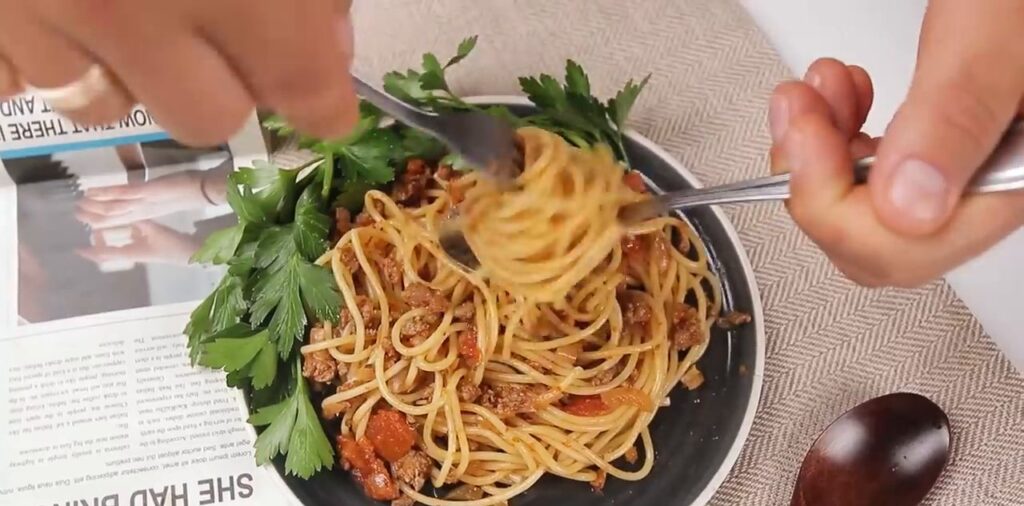 Špagety v paradajkovej omáčke s mletým mäsom